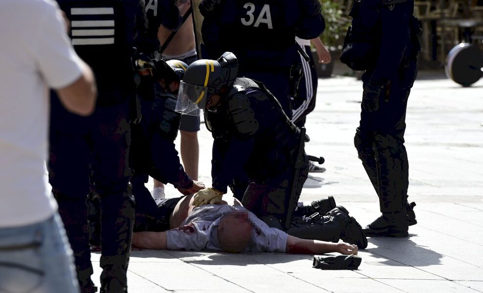 euro-2016:-deux-russes-condamnes-a-3-et-10-ans-de-prison-pour-le-tabassage-d&rsquo;un-fan-anglais