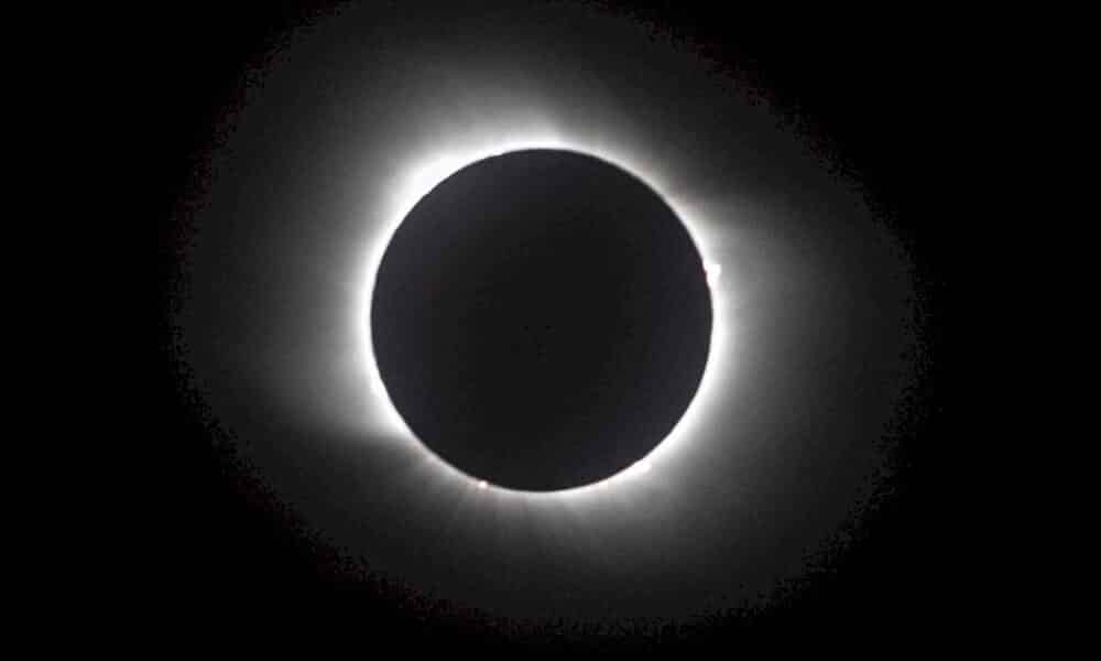 eclipse-totale-du-soleil-au-chili-et-en-argentine:-et-soudain,-l&rsquo;obscurite-!