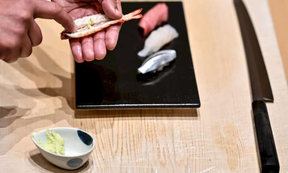 le-wasabi,-or-vert-de-la-cuisine-japonaise,-pique-par-la-pandemie