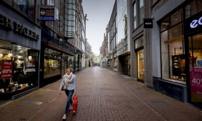 covid-19:-l&rsquo;europe-durcit-ses-mesures-a-l&rsquo;approche-des-fetes,-paris-impose-un-couvre-feu