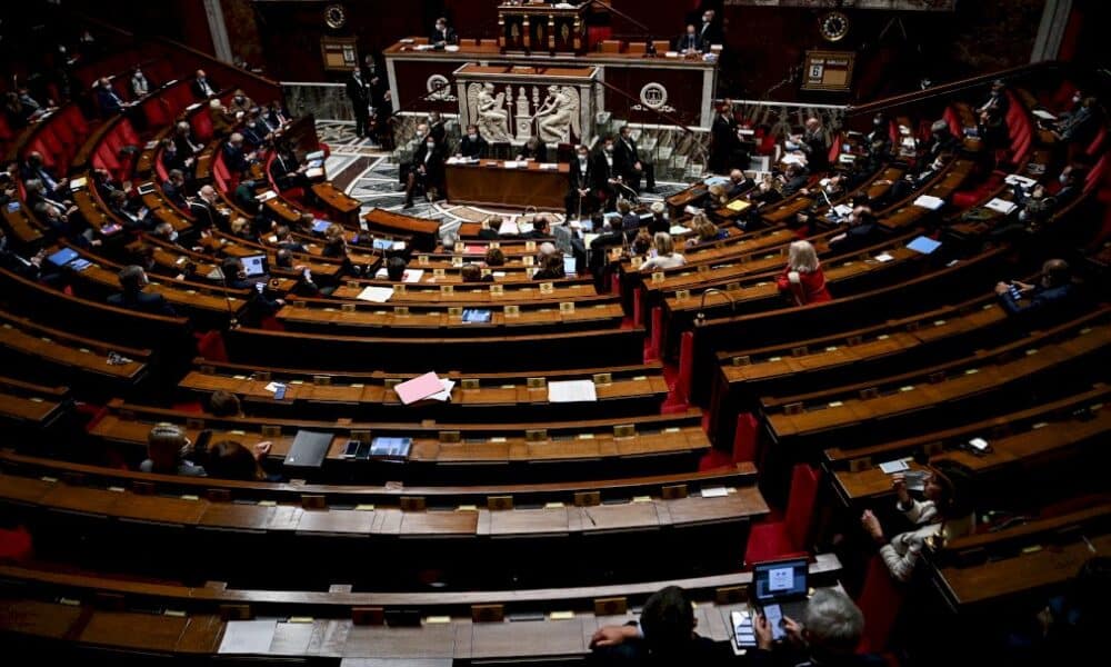 covid-19:-un-marathon-budgetaire-hors-normes-s&rsquo;acheve-au-parlement