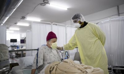 virus:-emmanuel-macron-teste-positif,-vaccination-fin-decembre-en-europe