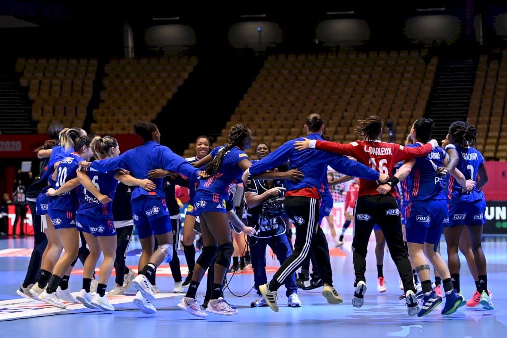 euro-2020-de-hand:-les-francaises-filent-en-finale-contre-la-norvege,-pour-un-reve-de-double