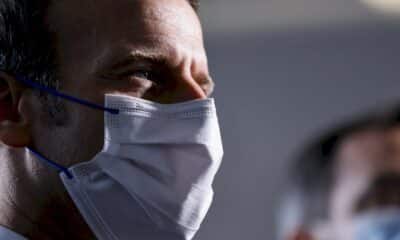 variante-du-coronavirus-au-royaume-uni:-macron-preside-un-conseil-de-defense-sanitaire-extraordinaire