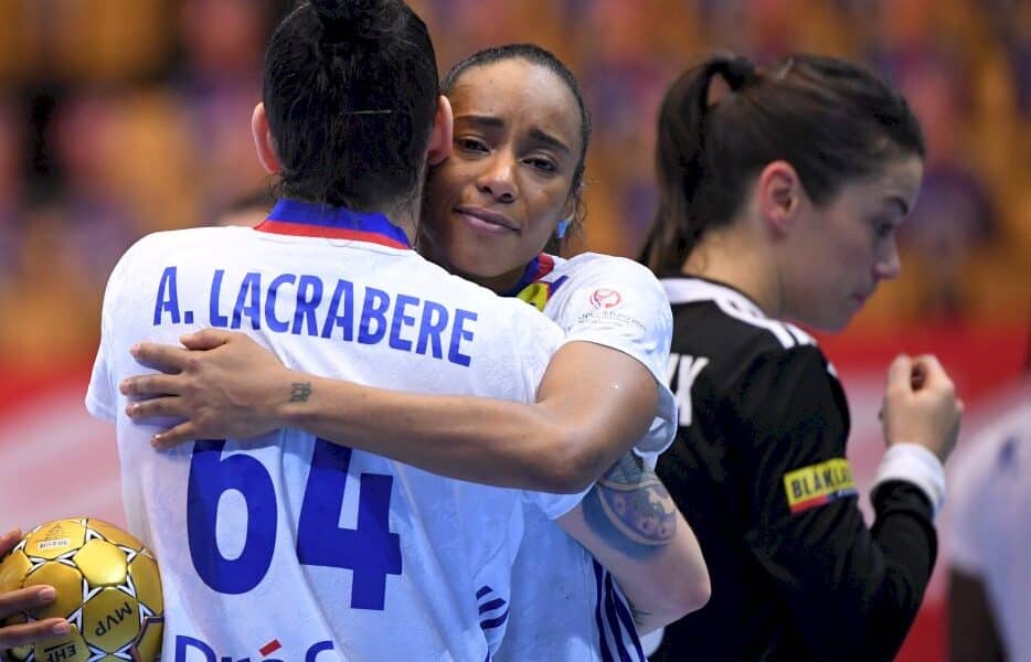 hand:-apres-l&rsquo;argent-a-l&rsquo;euro,-les-francaises-en-chercheuses-d&rsquo;or-a-tokyo