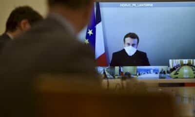 mutation-covid-19:-macron-invite-a-« redoubler-de-vigilance »