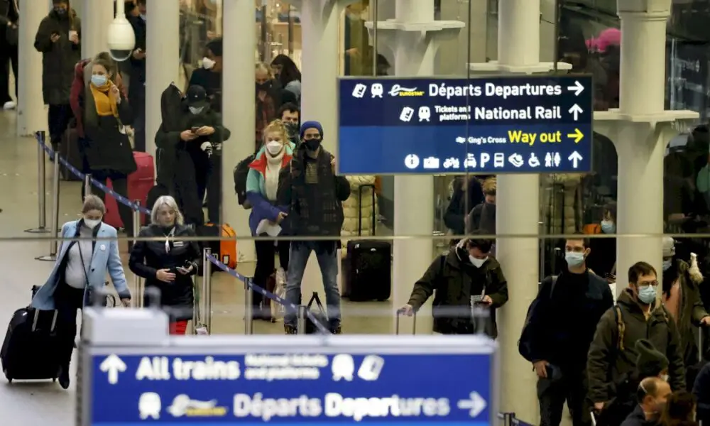 premiers-retours-de-passagers-en-eurostar-depuis-londres,-presses-d’arriver-pour-noel