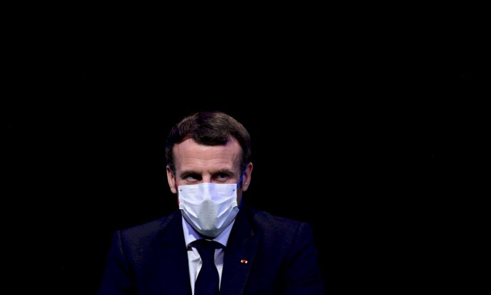 covid-19-:-fin-d&rsquo;isolement-pour-macron,-qui-n&rsquo;a-plus-de-symptome
