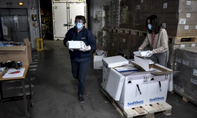 covid-19:-les-premieres-doses-de-vaccin-sont-arrivees-en-france