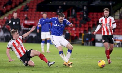 angleterre:-manchester-united-rate-la-marche,-everton-en-profite