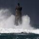 tempete-bella:-jusqu&rsquo;a-18.000-foyers-prives-d&rsquo;electricite-en-bretagne,-normandie,-et-dans-le-nord-pas-de-calais