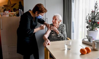 virus:-la-vaccination-continue-dans-l&rsquo;ue,-plan-de-relance-ratifie-aux-etats-unis