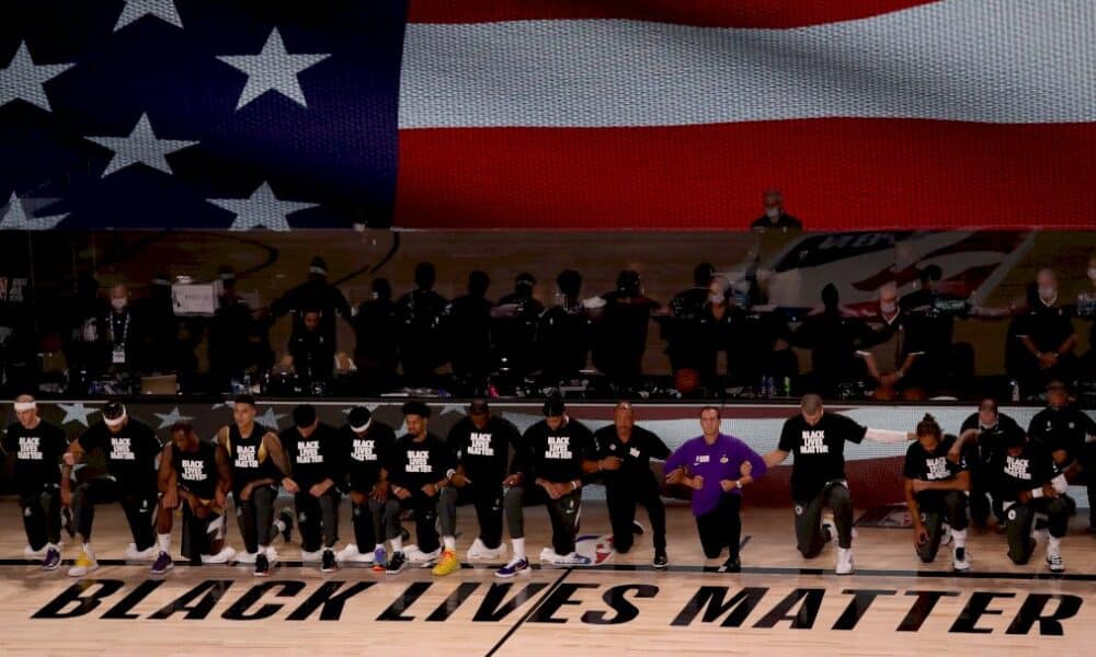 genoux-a-terre,-voix-qui-porte:-en-2020,-la-lutte-des-sportifs-us-contre-le-racisme