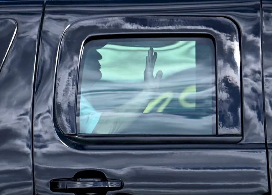 trump-a-mar-a-lago:-huit-jours-de-golf,-de-tweets-et-de-coleres