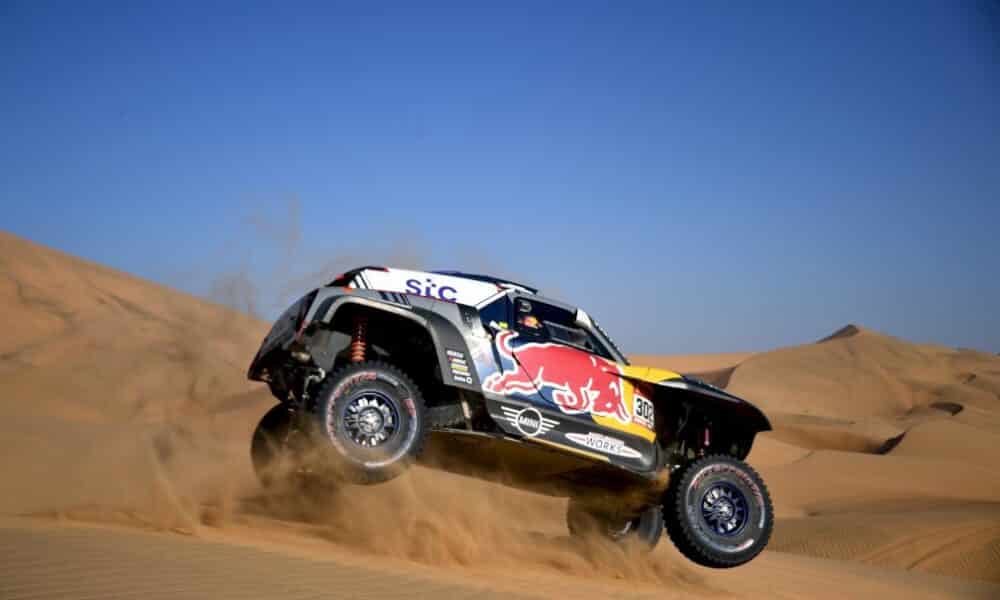 dakar:-peterhansel-prend-la-tete,-la-course-vraiment-lancee