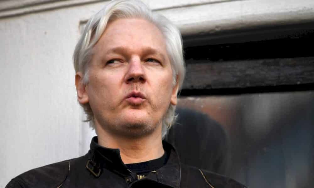 son-extradition-refusee,-julian-assange-demande-la-liberte