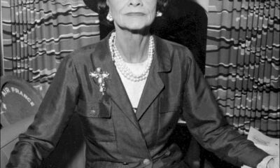 il-y-a-50-ans,-mademoiselle-chanel-tire-sa-reverence