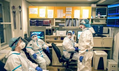 les-etudiants-gagnent-leurs-galons-dans-les-hopitaux-tcheques-surcharges