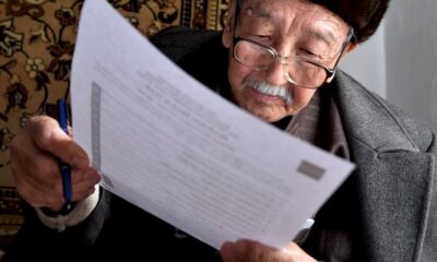 les-kirghiz-elisent-leur-president,-le-populiste-japarov-largement-favori