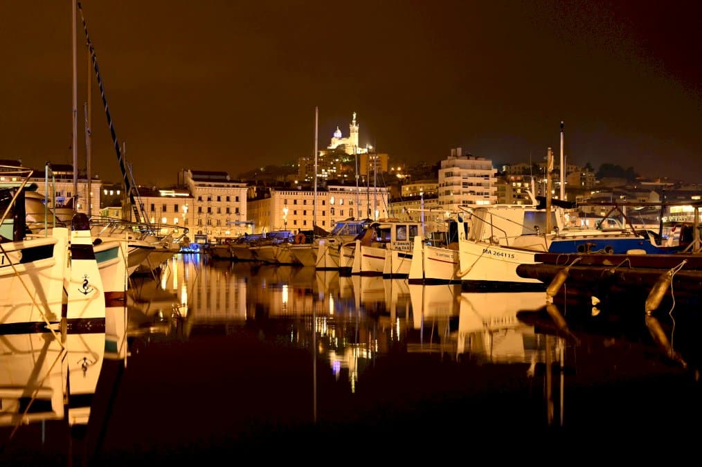 a-marseille,-le-couvre-feu-a-18h00-ne-convainc-pas,-malgre-le-variant-anglais