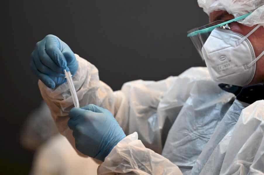 covid-19:-le-gouvernement-pret-a-etendre-les-restrictions-sanitaires