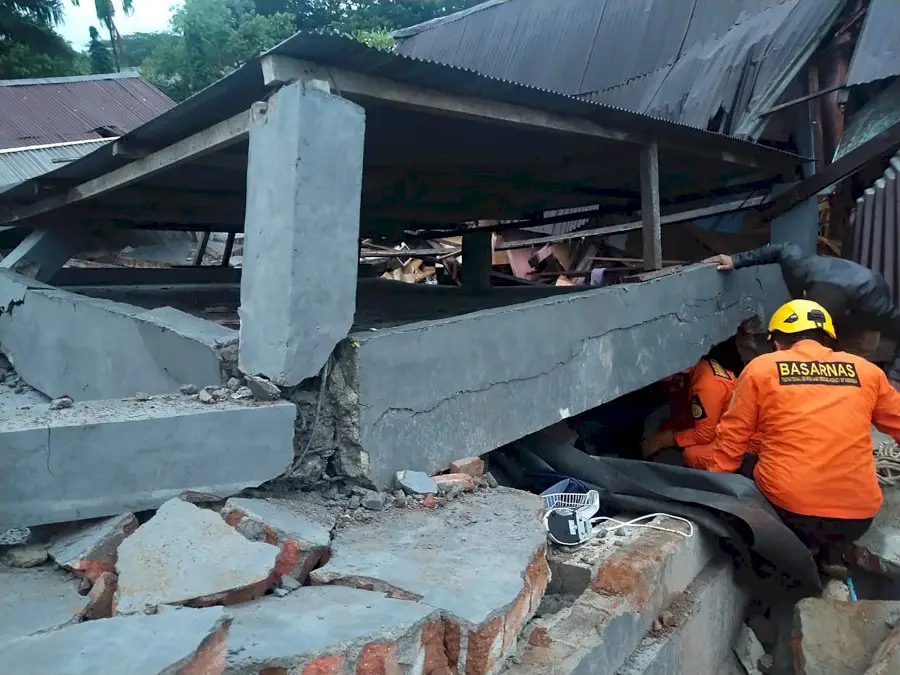 le-bilan-d’un-seisme-en-indonesie-monte-a-34-morts