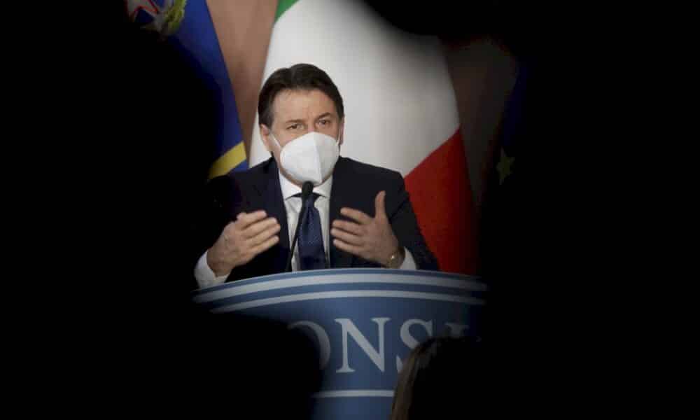 italie:-giuseppe-conte-a-la-manoeuvre-pour-sauver-son-gouvernement
