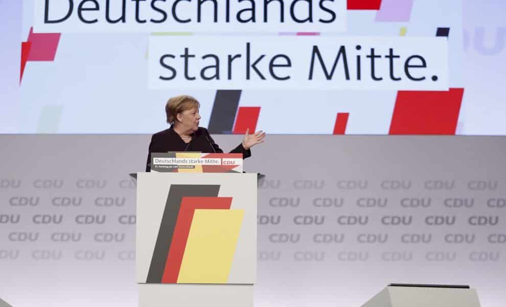 la-cdu-elit-son-president,-merkel-plaide-pour-un-cap-centriste