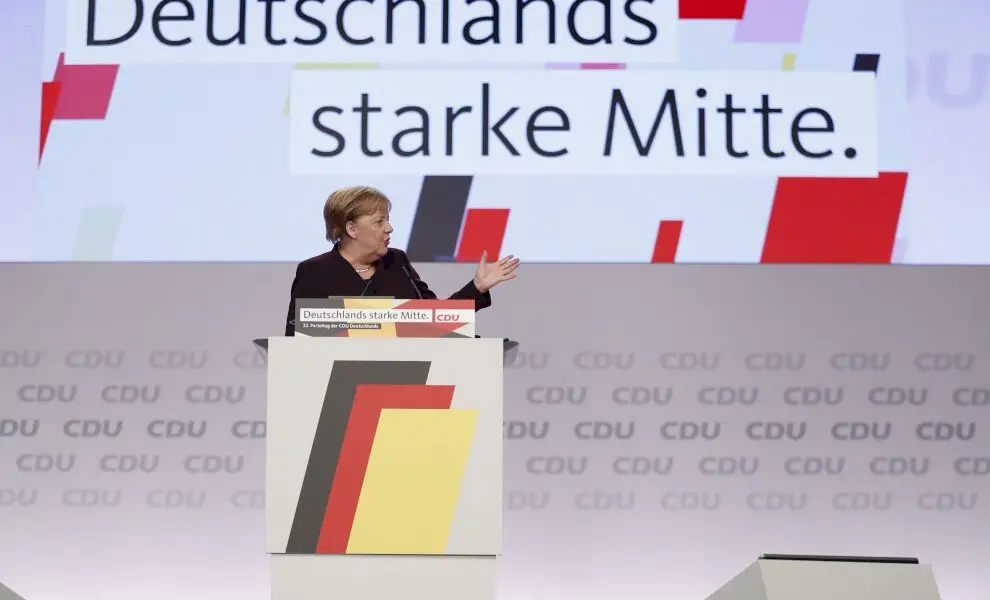 la-cdu-elit-son-president,-merkel-plaide-pour-un-cap-centriste