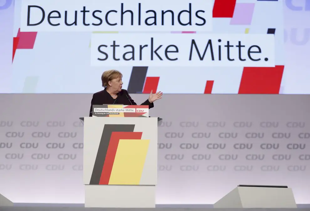 la-cdu-elit-son-president,-merkel-plaide-pour-un-cap-centriste