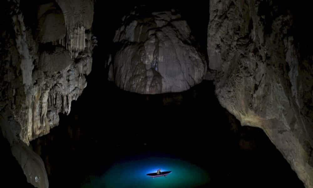 vietnam:-son-doong,-la-plus-grande-grotte-du-monde,-un-ecosysteme-unique-sous-la-menace