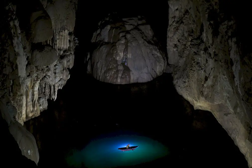 vietnam:-son-doong,-la-plus-grande-grotte-du-monde,-un-ecosysteme-unique-sous-la-menace