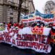 entre-l&rsquo;assemblee-nationale-et-le-medef,-manifestation-a-paris-contre-les-licenciements