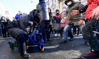 pour-navalny,-contre-poutine-:-des-dizaines-de-milliers-de-manifestants-en-russie