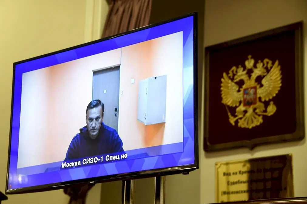 russie:-l’opposant-navalny-au-tribunal,-la-prison-en-toile-de-fond