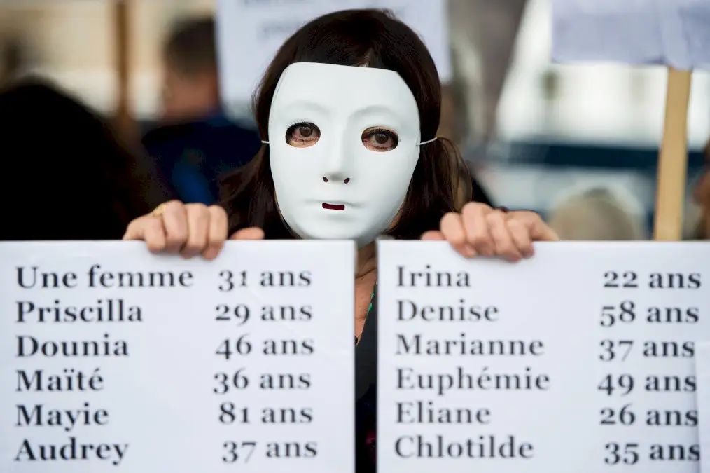 quatre-vingt-dix-feminicides-en-2020,-contre-146-en-2019