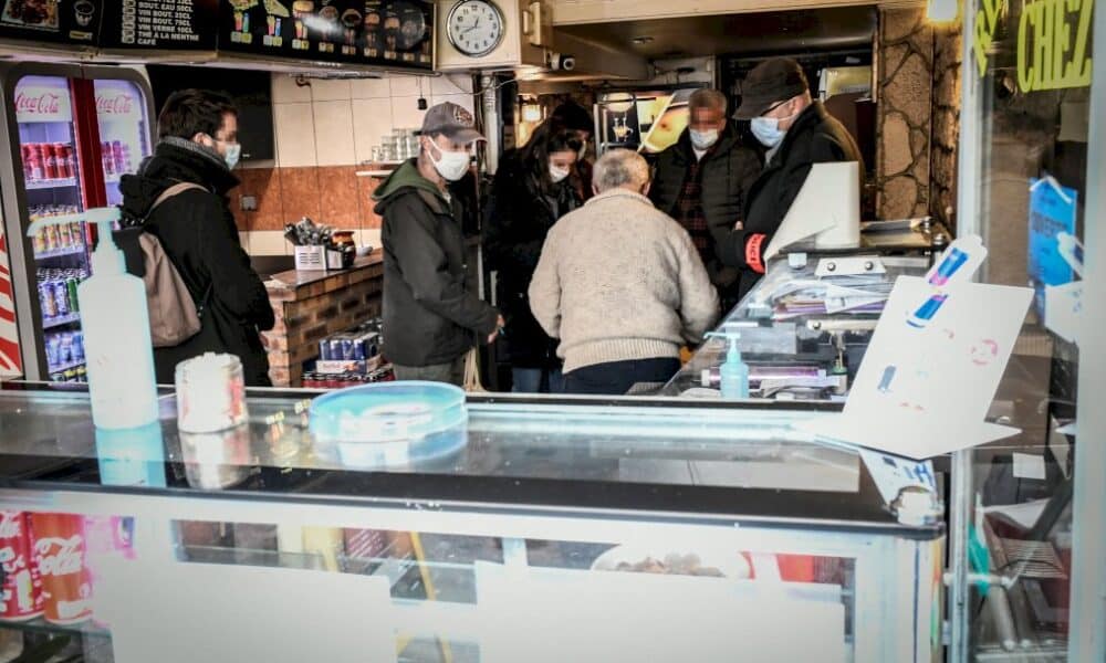a-paris,-la-police-a-l&rsquo;affut-des-commercants-recalcitrants-aux-mesures-anti-covid