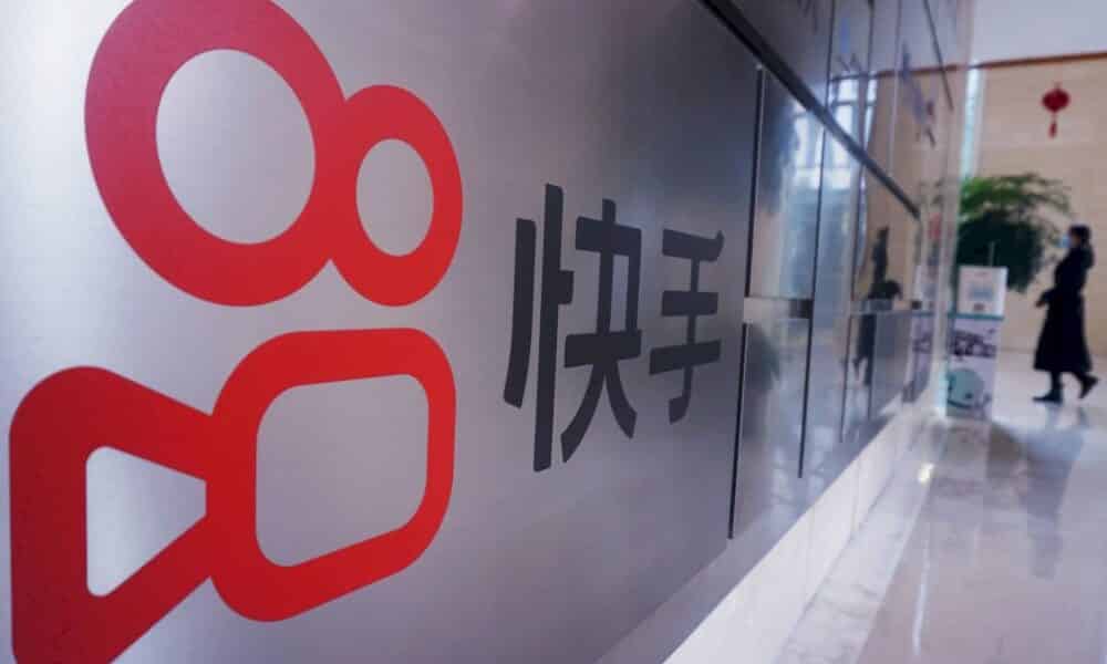 kuaishou,-rival-chinois-de-tiktok,-flambe-pour-son-entree-en-bourse-a-hong-kong