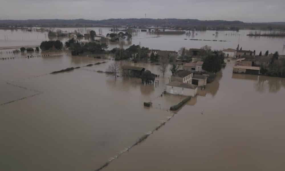 inondations:-castex-en-lot-et-garonne-par-« solidarite »,-la-charente-en-crue