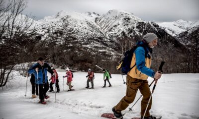 faute-de-ski,-les-touristes-redecouvrent-la-montagne-en-raquettes