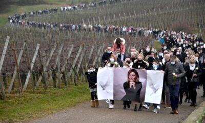 des-centaines-de-personnes-rendent-hommage-a-estelle,-drh-tuee-dans-le-haut-rhin