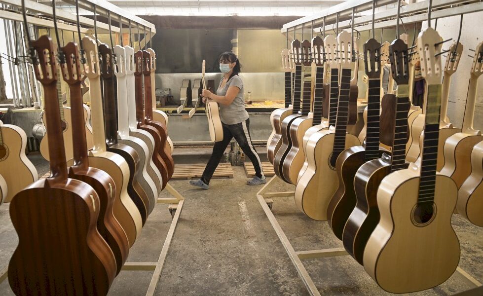 sans-disciples,-les-illustres-luthiers-roumains-inquiets-pour-l&rsquo;avenir