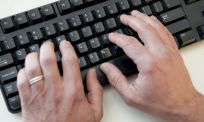 affaire-mila:-cinq-personnes-en-garde-a-vue-pour-menaces-de-mort-et-cyberharcelement