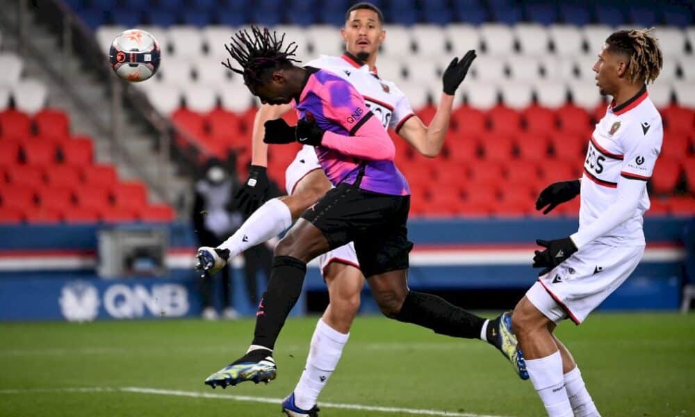 l1:-le-psg-gagne-a-minima-avant-le-barca,-lyon-refroidi