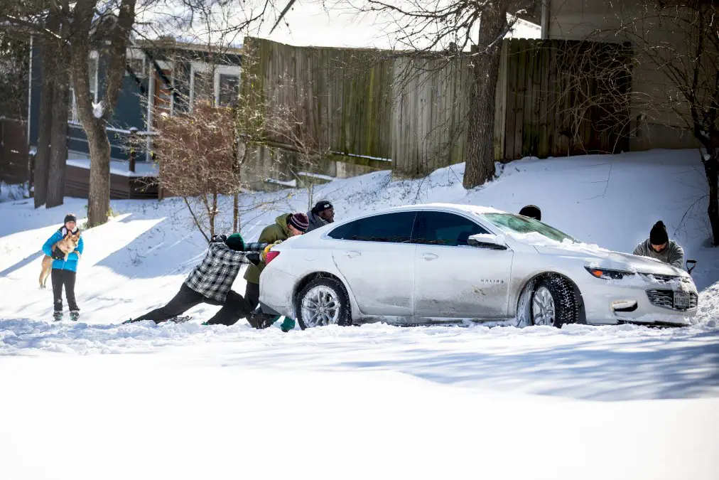 des-millions-d’americains-sans-electricite-en-pleine-vague-de-froid-polaire