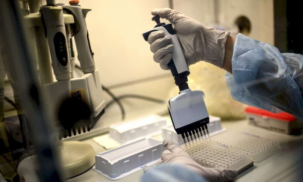 covid-19:-les-variants-inquietent,-les-entreprises-patissent-de-la-crise