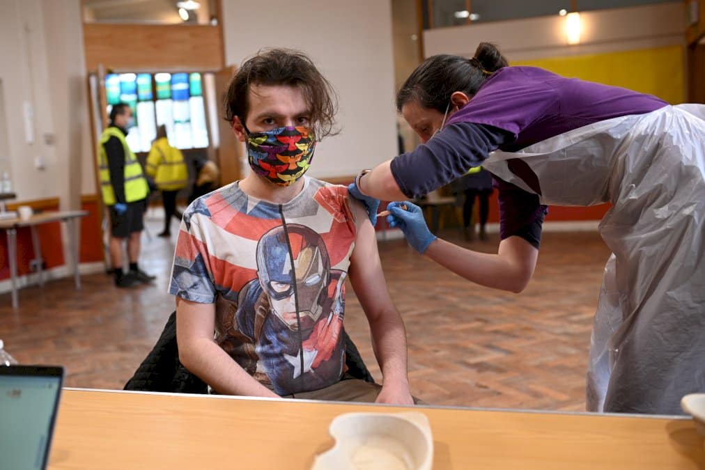 covid:-la-vaccination-accelere,-inegale-entre-pays-riches-et-pauvres