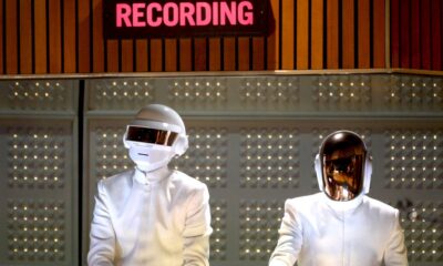 dans-le-monde-d&rsquo;apres,-les-ex-daft-punk-avancent-toujours-masques