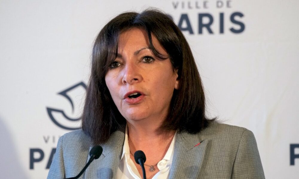 covid:-hidalgo-reitere-son-opposition-a-un-confinement-de-paris-le-week-end