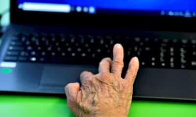 crise-sanitaire:-le-boom-des-applications-pour-rester-en-contact-avec-les-seniors